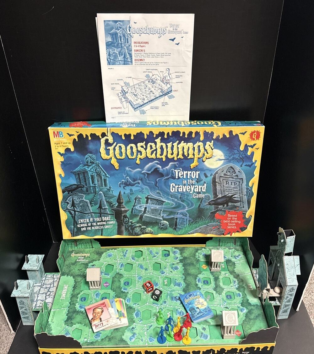 Goosebumps Terror in the Graveyard Board Game 100% Complete R.L. Stine 1995